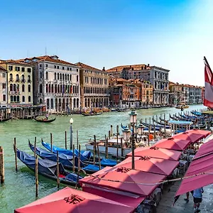 Ca' Fornoni Grand Canal Apartment Venice